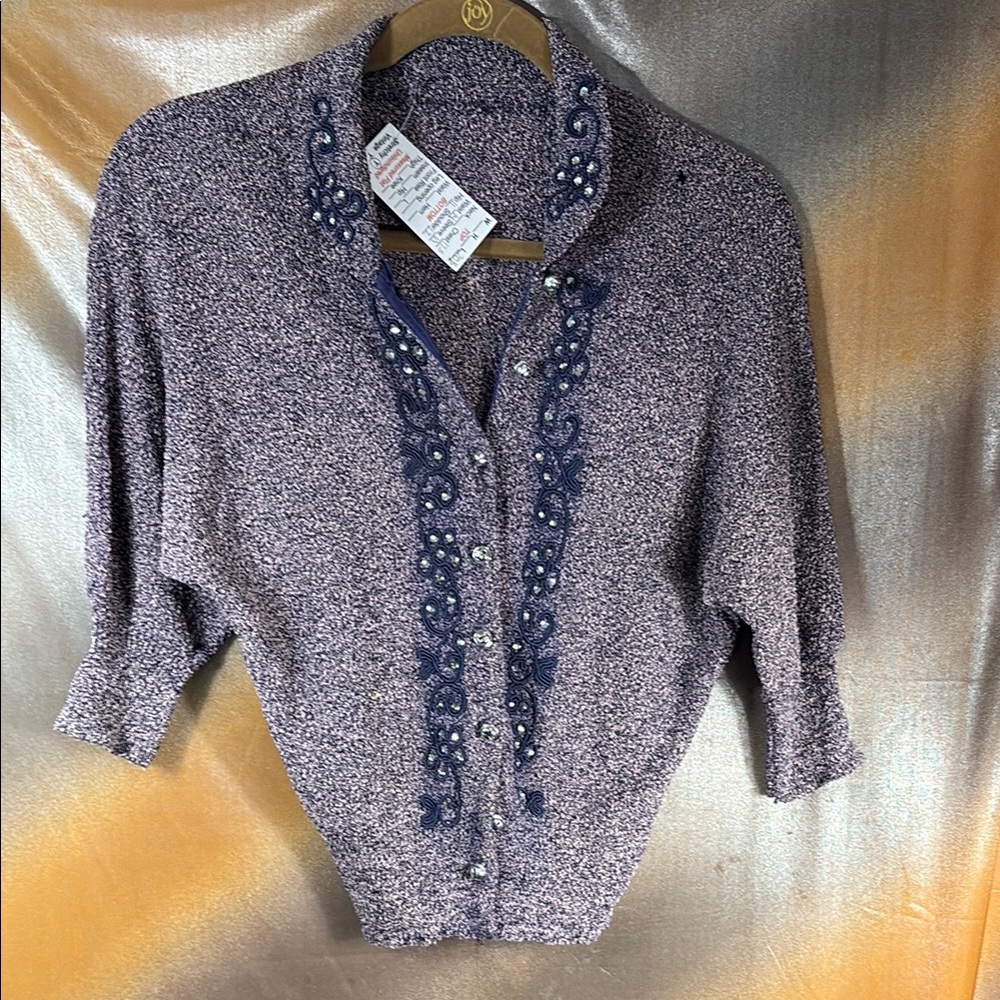 Vintage 50’s Purple/pink‎ Textured Cardigan with Floral Embroidery E1 34” chest